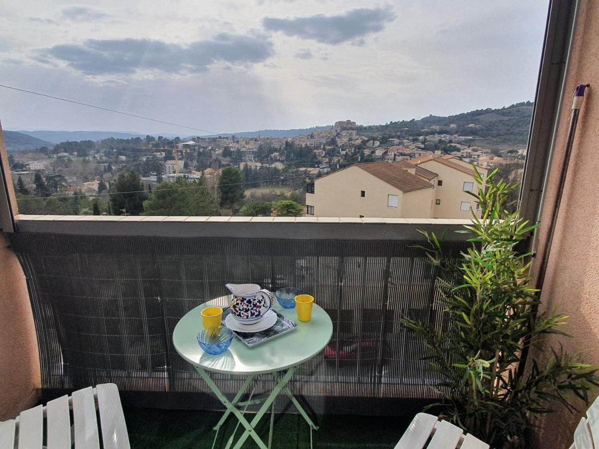 La vue du château - tout confort Gréoux-les-Bains Exterior foto